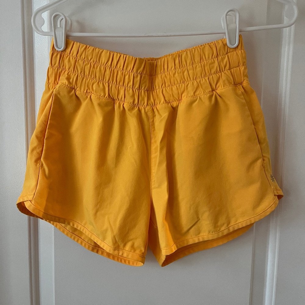 Athleta Girl Run Free 2.5” Shorts